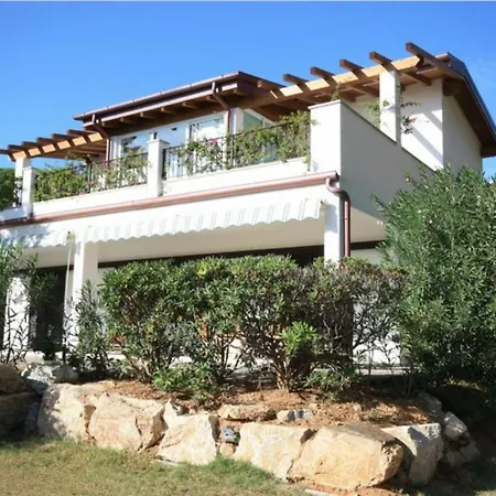 Ξενοδοχείο με διαμερίσματα Albatros 4*